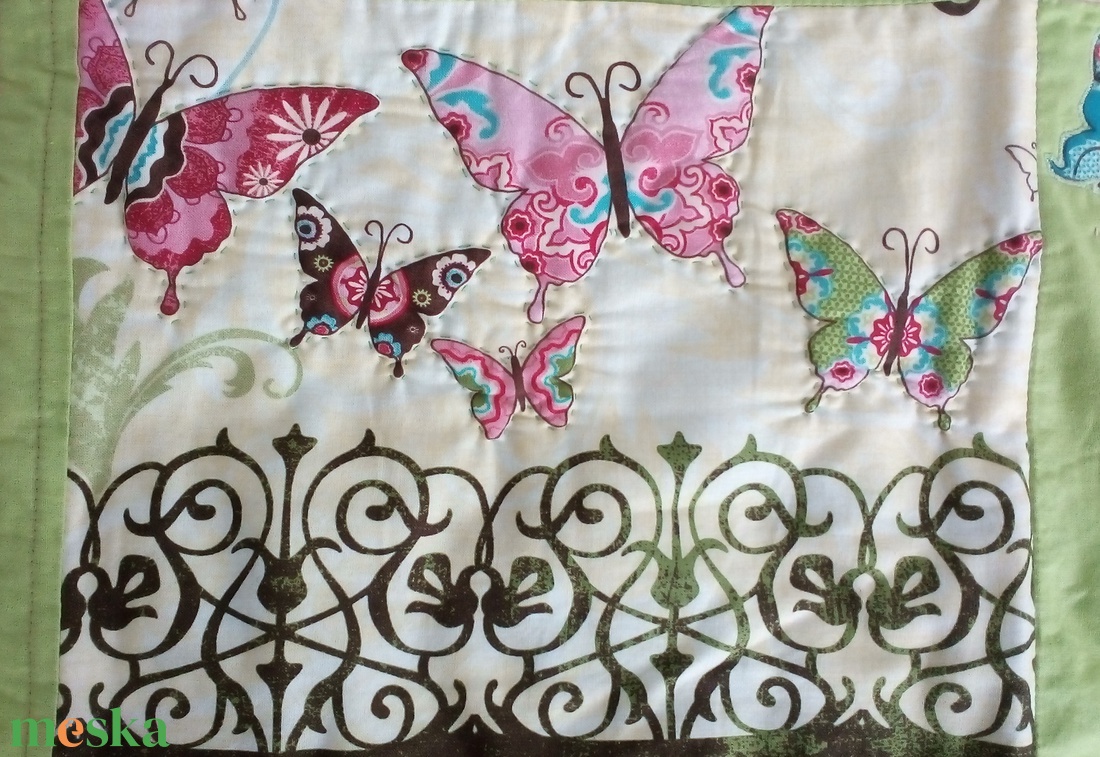 Patchwork párnahuzat, pillangós - otthon & életmód - dekoráció - kép & falikép - mozaik kép - Meska.hu