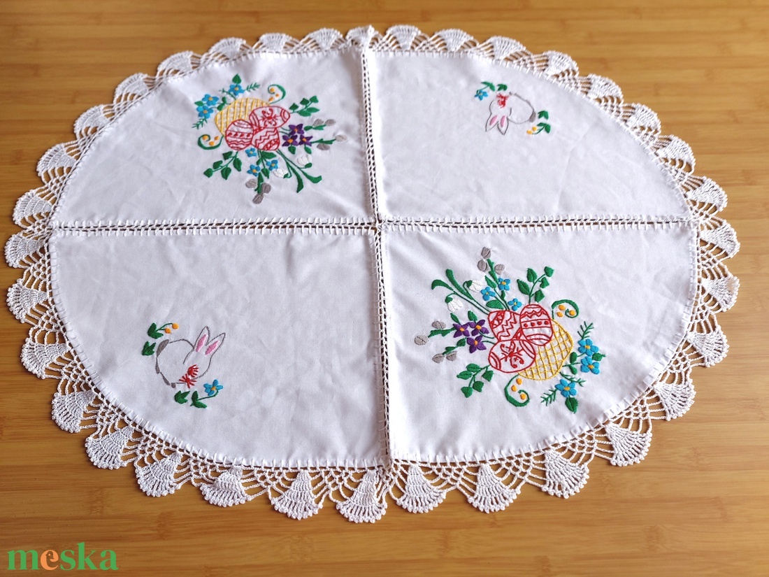 Hímzett húsvéti kisterítő - otthon & életmód - dekoráció - asztal és polc dekoráció - asztaldísz - Meska.hu