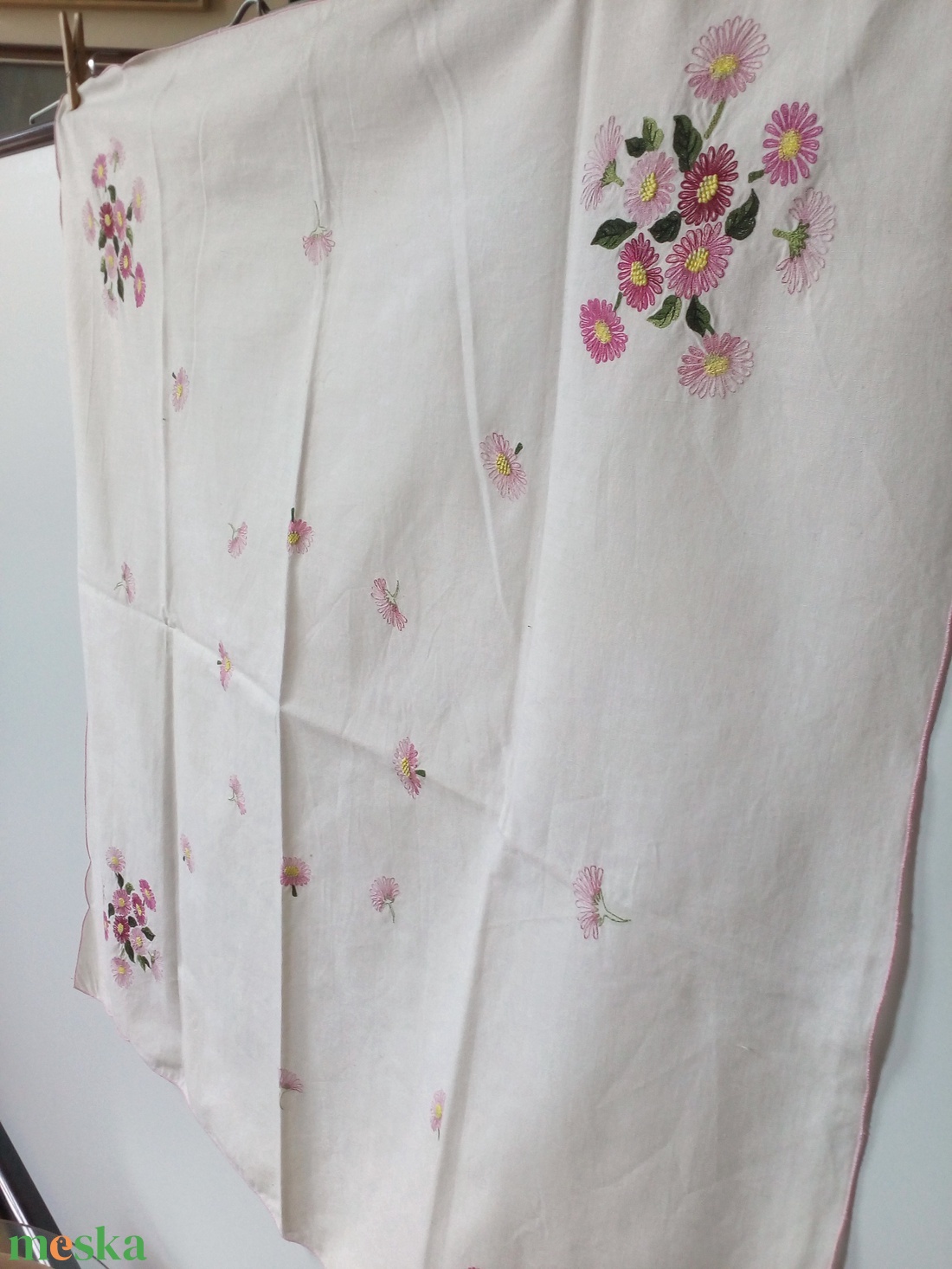 Hímzett terítő - ünnepi díszek, dekorációk - húsvéti díszek és dekorációk - húsvéti abrosz, terítő - Meska.hu