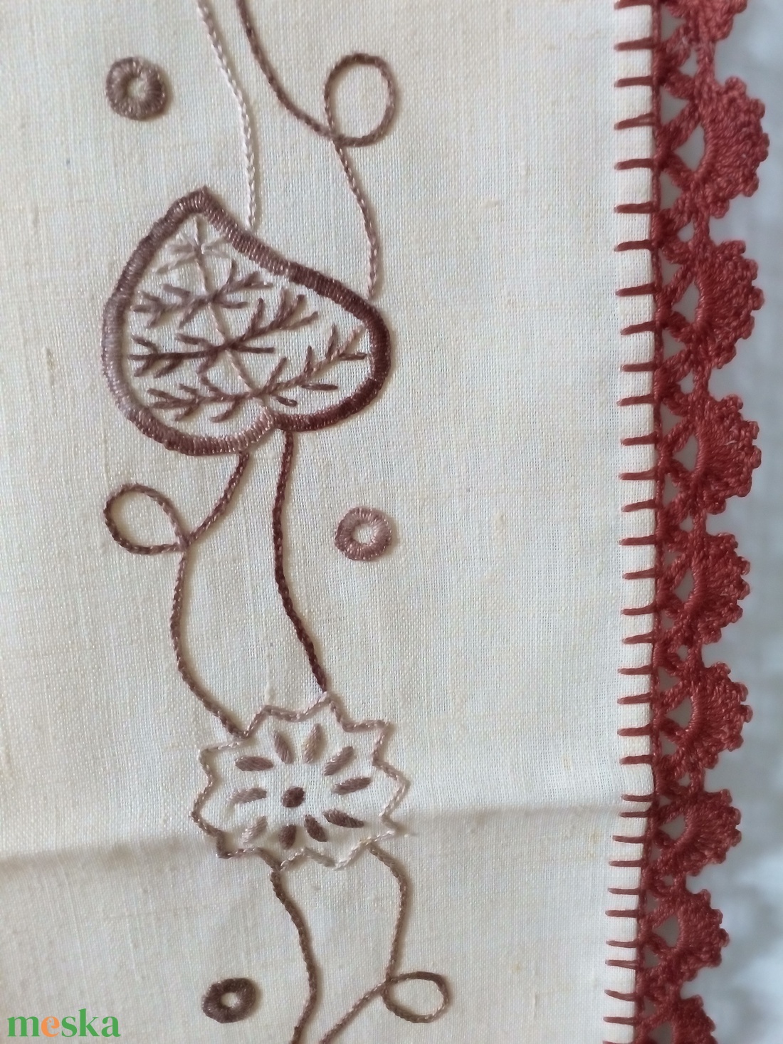 Hímzett asztalterítő - ünnepi díszek, dekorációk - húsvéti díszek és dekorációk - húsvéti abrosz, terítő - Meska.hu