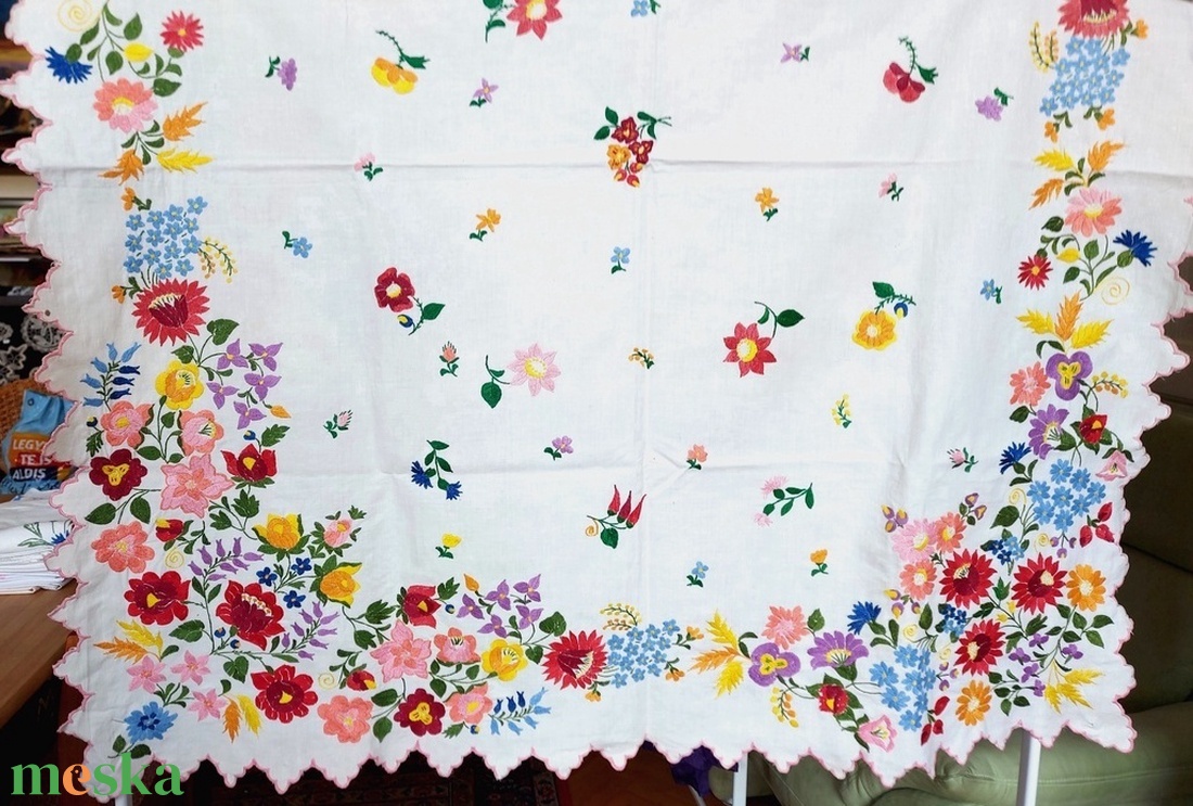 Antik hímzett terítő - ünnepi díszek, dekorációk - húsvéti díszek és dekorációk - húsvéti abrosz, terítő - Meska.hu