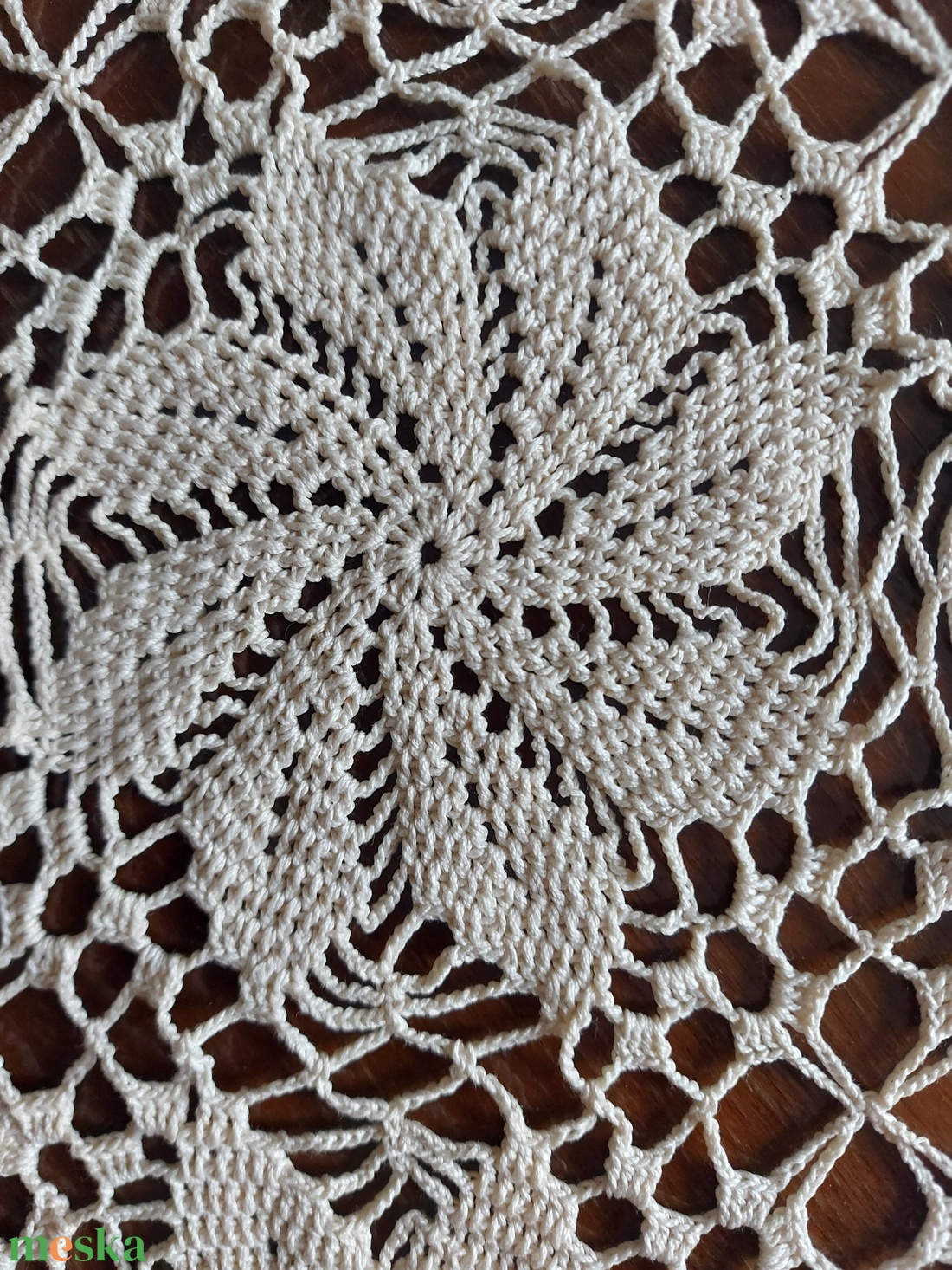 Horgolt szélkerekes terítő - otthon & életmód - lakástextil - abrosz, terítő - asztalközép terítő - Meska.hu