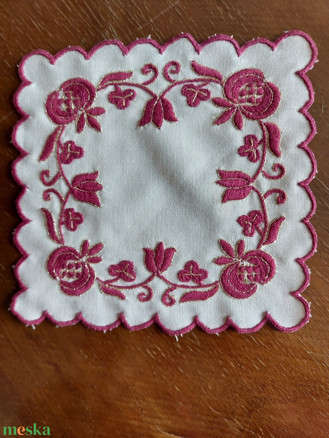   Asztali szett úrihímzéssel - otthon & életmód - lakástextil - abrosz, terítő - asztalfutó - Meska.hu