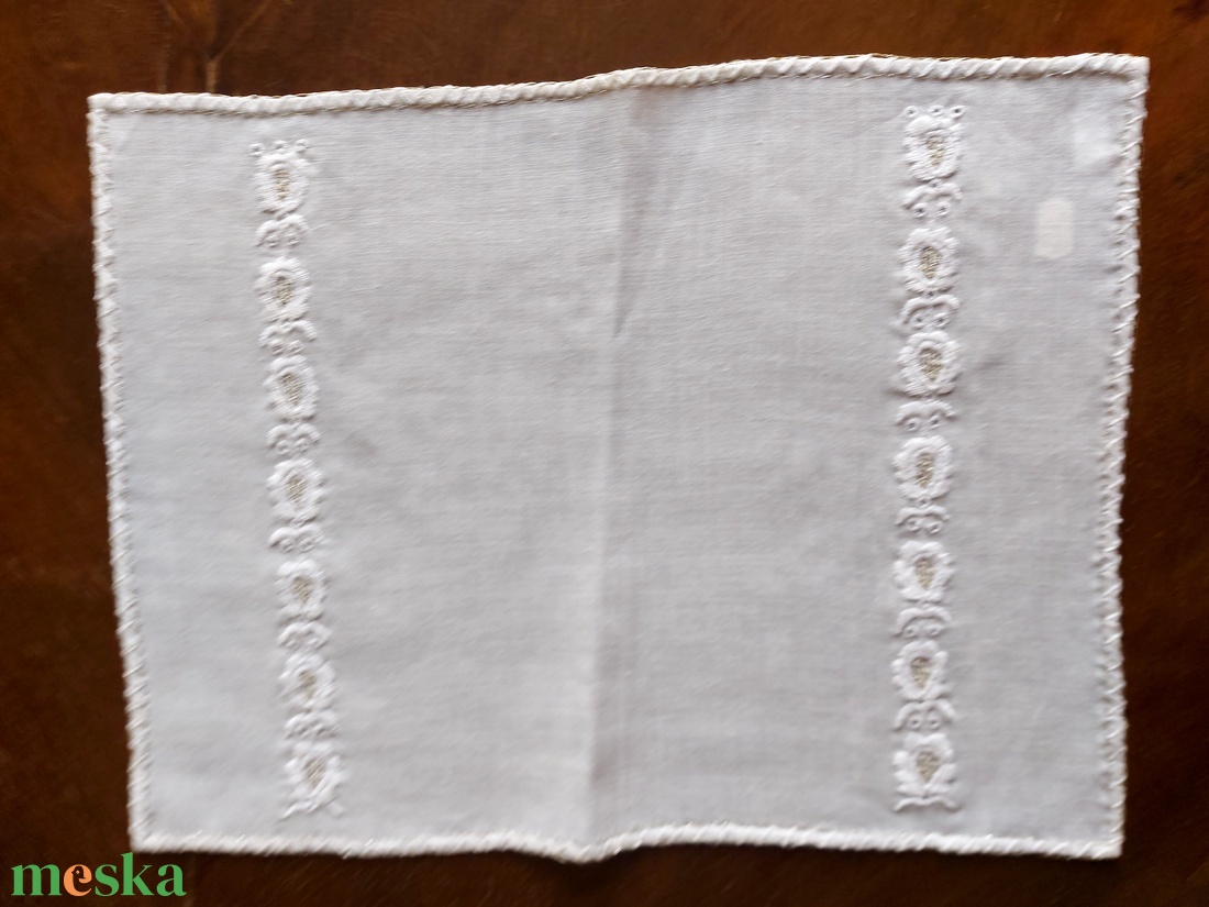 Kis terítő szett úrihímzéssel - otthon & életmód - lakástextil - abrosz, terítő - asztalfutó - Meska.hu