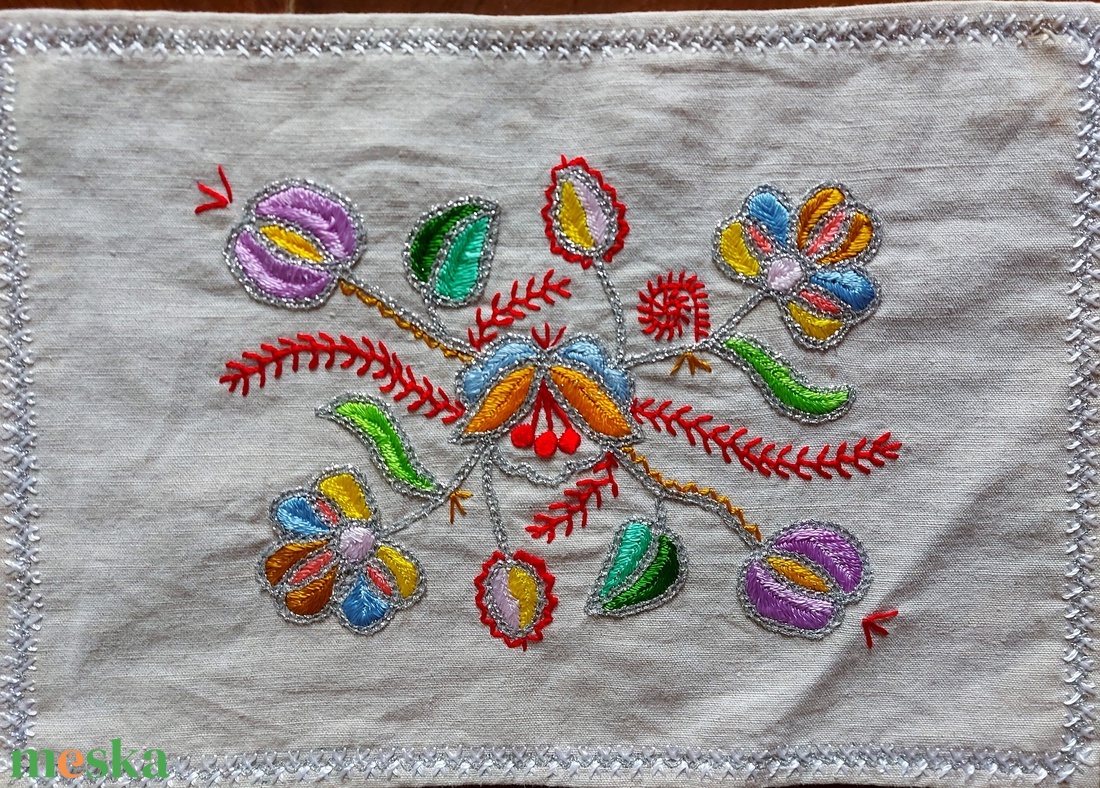   Asztali futó buzsáki boszorkányos  hímzéssel - otthon & életmód - lakástextil - abrosz, terítő - asztalfutó - Meska.hu