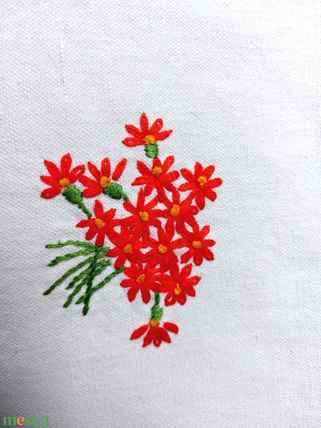 Hímzett terítő horgolt széllel - otthon & életmód - lakástextil - abrosz, terítő - díszterítő polcra, komódra - Meska.hu