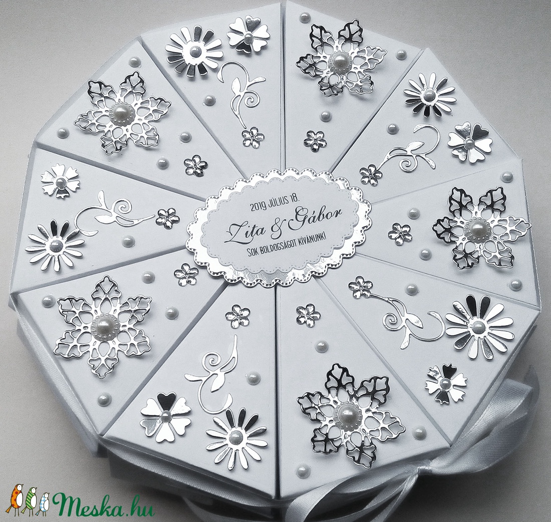 White dream papírtorta díszdoboz 10 szeletes - otthon & életmód - papír, írószer - ajándékozás kellékei - papírtorta - Meska.hu White dream papírtorta díszdoboz 10 szeletes - otthon & életmód - papír, írószer - ajándékozás kellékei - papírtorta - Meska.hu