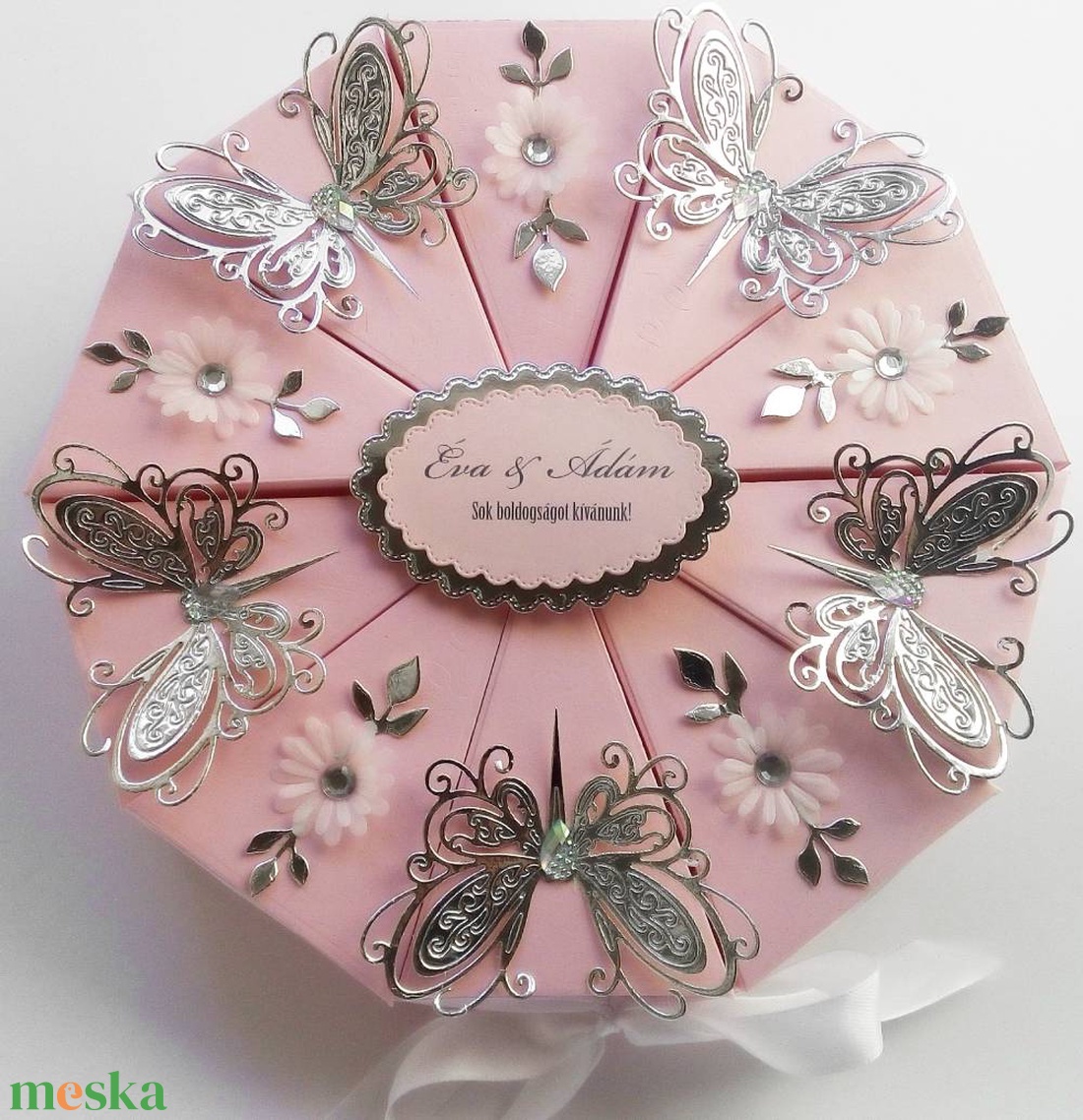 Silver butterfly papírtorta díszdoboz 10 szeletes - otthon & életmód - papír, írószer - ajándékozás kellékei - papírtorta - Meska.hu Silver butterfly papírtorta díszdoboz 10 szeletes - otthon & életmód - papír, írószer - ajándékozás kellékei - papírtorta - Meska.hu