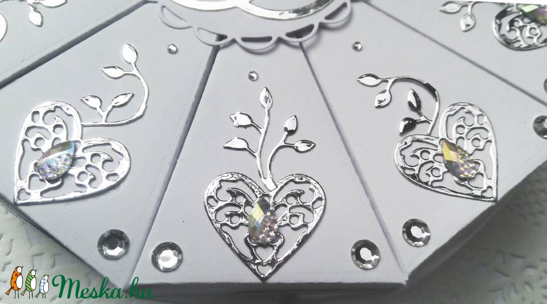 Silver love papírtorta díszdoboz 10 szeletes - otthon & életmód - papír, írószer - ajándékozás kellékei - papírtorta - Meska.hu Silver love papírtorta díszdoboz 10 szeletes - otthon & életmód - papír, írószer - ajándékozás kellékei - papírtorta - Meska.hu