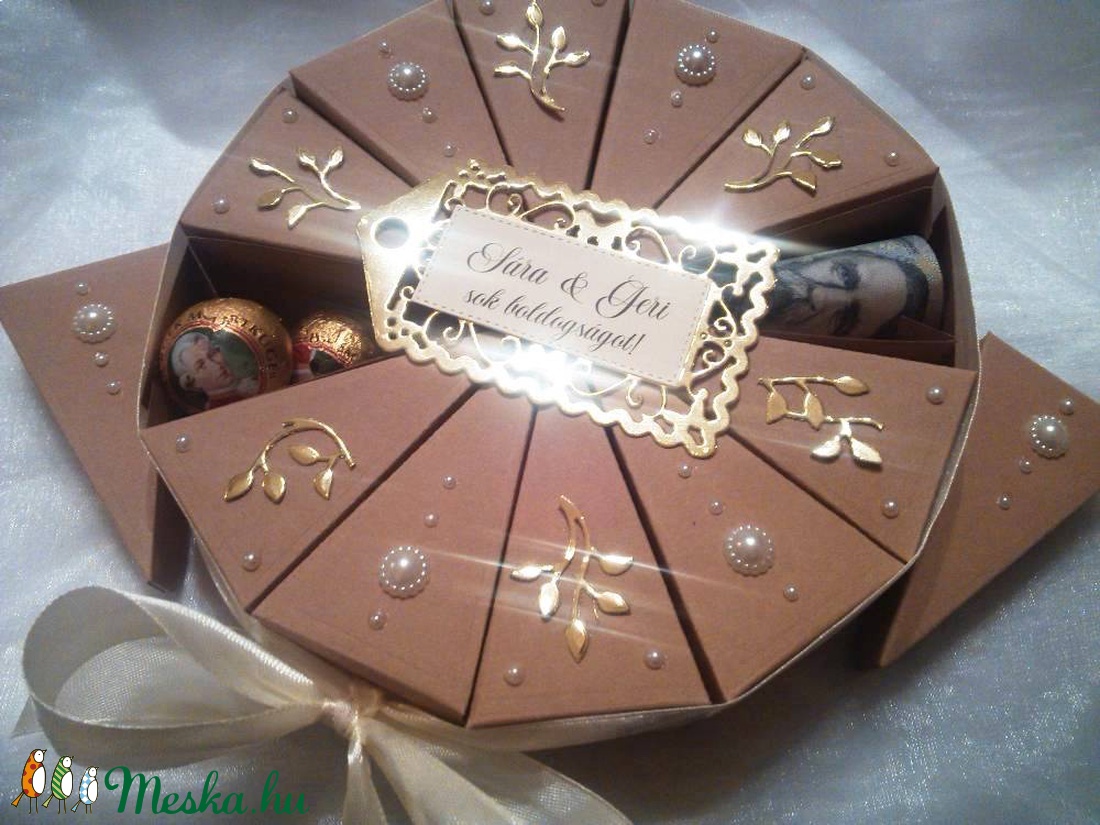 Goldcoffee papírtorta díszdoboz 12 szeletes - otthon & életmód - papír, írószer - ajándékozás kellékei - papírtorta - Meska.hu Goldcoffee papírtorta díszdoboz 12 szeletes - otthon & életmód - papír, írószer - ajándékozás kellékei - papírtorta - Meska.hu