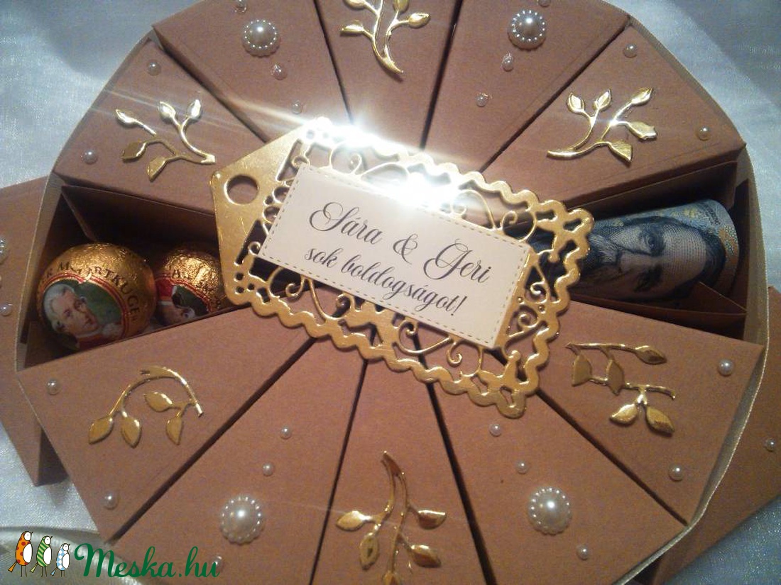 Goldcoffee papírtorta díszdoboz 12 szeletes - otthon & életmód - papír, írószer - ajándékozás kellékei - papírtorta - Meska.hu Goldcoffee papírtorta díszdoboz 12 szeletes - otthon & életmód - papír, írószer - ajándékozás kellékei - papírtorta - Meska.hu