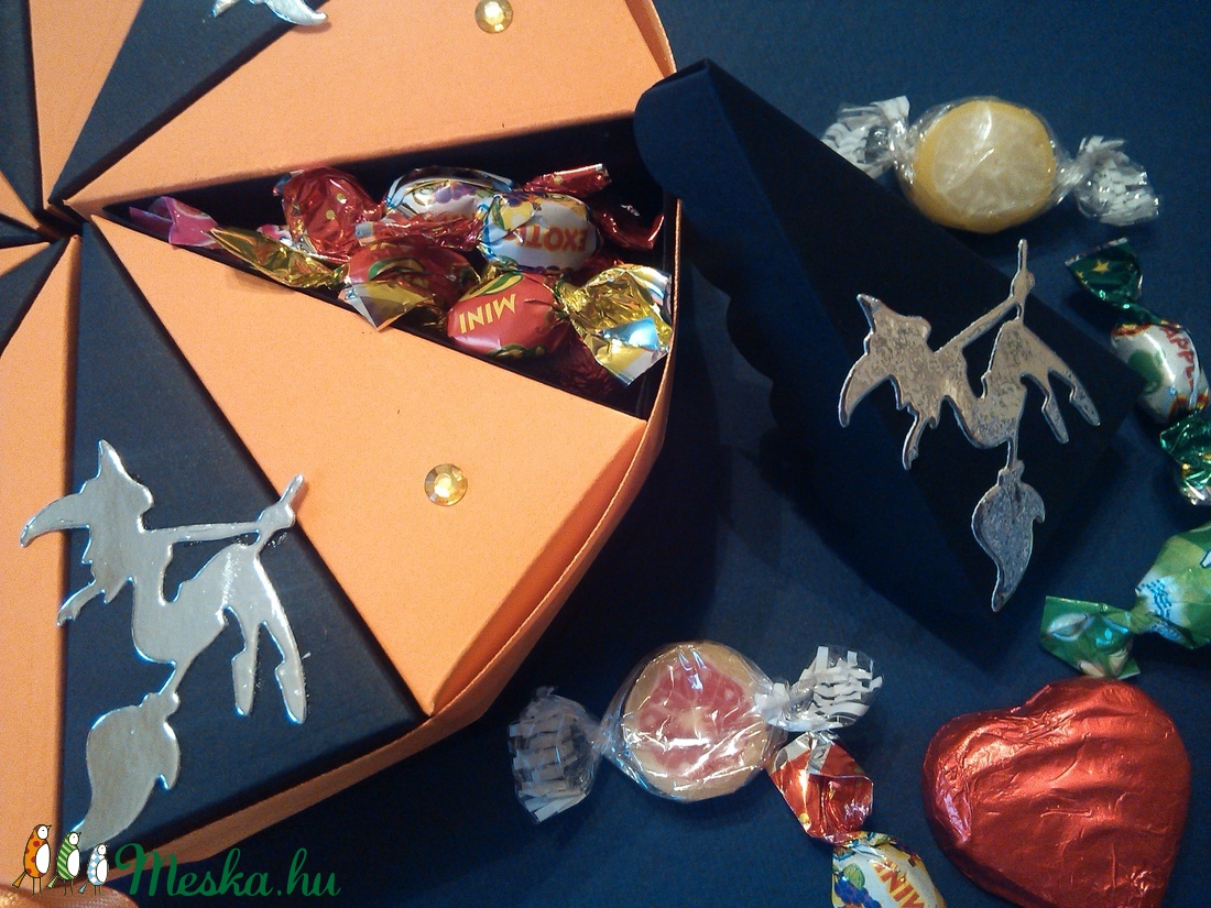 Silvercoffee papírtorta díszdoboz 12 szeletes - otthon & életmód - dekoráció - halloween - halloweeni meghívó, képeslap, ajándékkísérő - Meska.hu Silvercoffee papírtorta díszdoboz 12 szeletes - otthon & életmód - dekoráció - halloween - halloweeni meghívó, képeslap, ajándékkísérő - Meska.hu