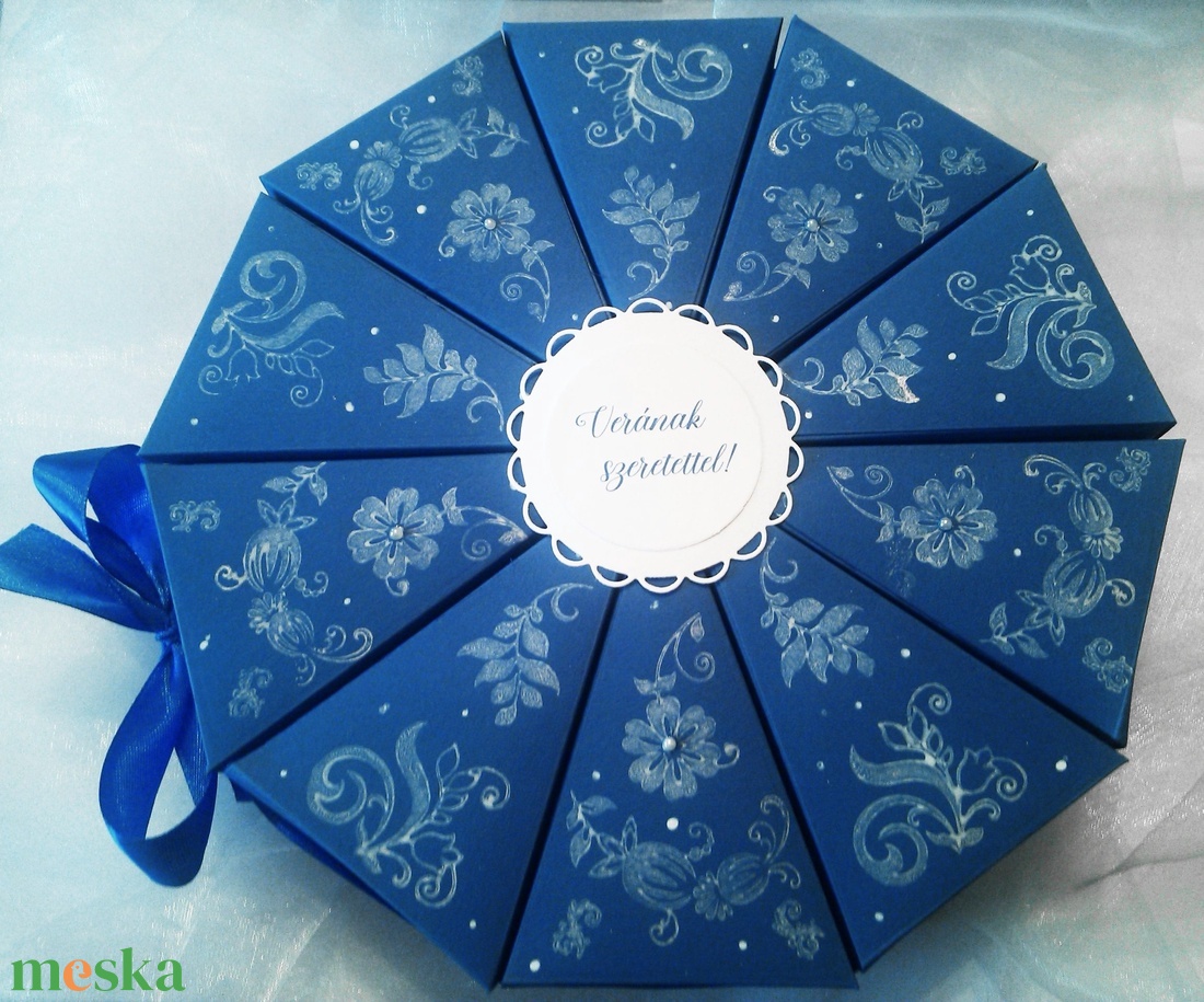 Kékfestő papírtorta díszdoboz 10 szeletes - otthon & életmód - papír, írószer - ajándékozás kellékei - papírtorta - Meska.hu Kékfestő papírtorta díszdoboz 10 szeletes - otthon & életmód - papír, írószer - ajándékozás kellékei - papírtorta - Meska.hu