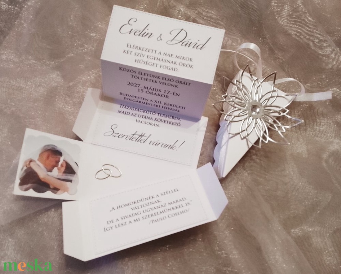 Esküvői meghívó - tortaszelet elegáns ezüst virággal - esküvő - meghívó & kártya - meghívó - Meska.hu