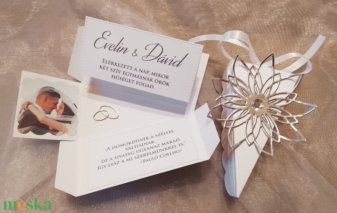 Esküvői meghívó - tortaszelet elegáns ezüst virággal - esküvő - meghívó & kártya - meghívó - Meska.hu