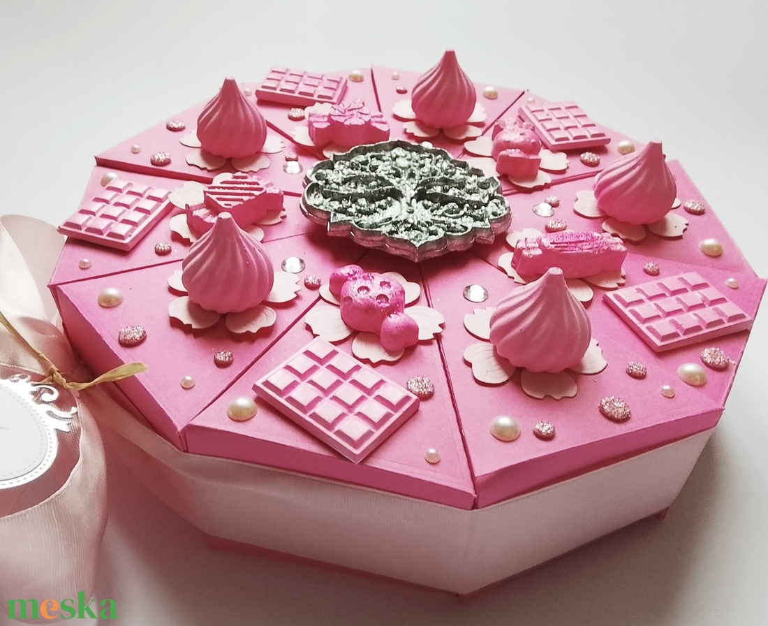 Rózsaszín papírtorta egy gyönyörű ezüst életfa faliképpel vagy hűtőmágnessel - otthon & életmód - papír, írószer - ajándékozás kellékei - papírtorta - Meska.hu