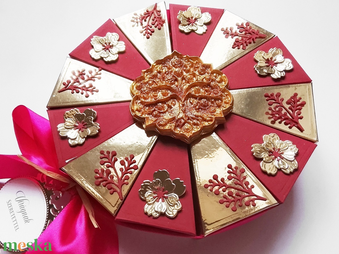 12 szeletes papírtorta egy gyönyörű arany életfa faliképpel vagy hűtőmágnessel - otthon & életmód - papír, írószer - ajándékozás kellékei - papírtorta - Meska.hu