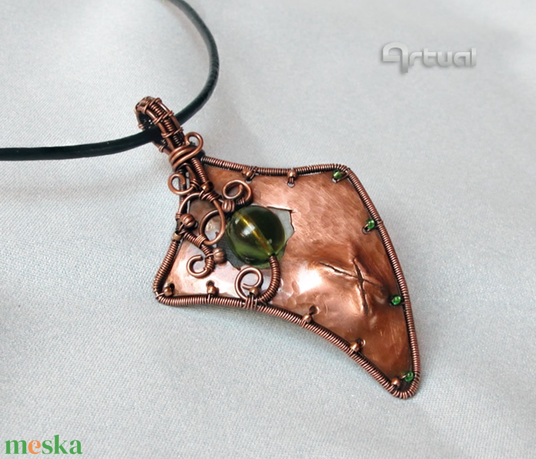 Egyedi steampunk vörösréz medál zöld gyöngyökkel - ékszer - nyaklánc - medálos nyaklánc - Meska.hu Egyedi steampunk vörösréz medál zöld gyöngyökkel - ékszer - nyaklánc - medálos nyaklánc - Meska.hu