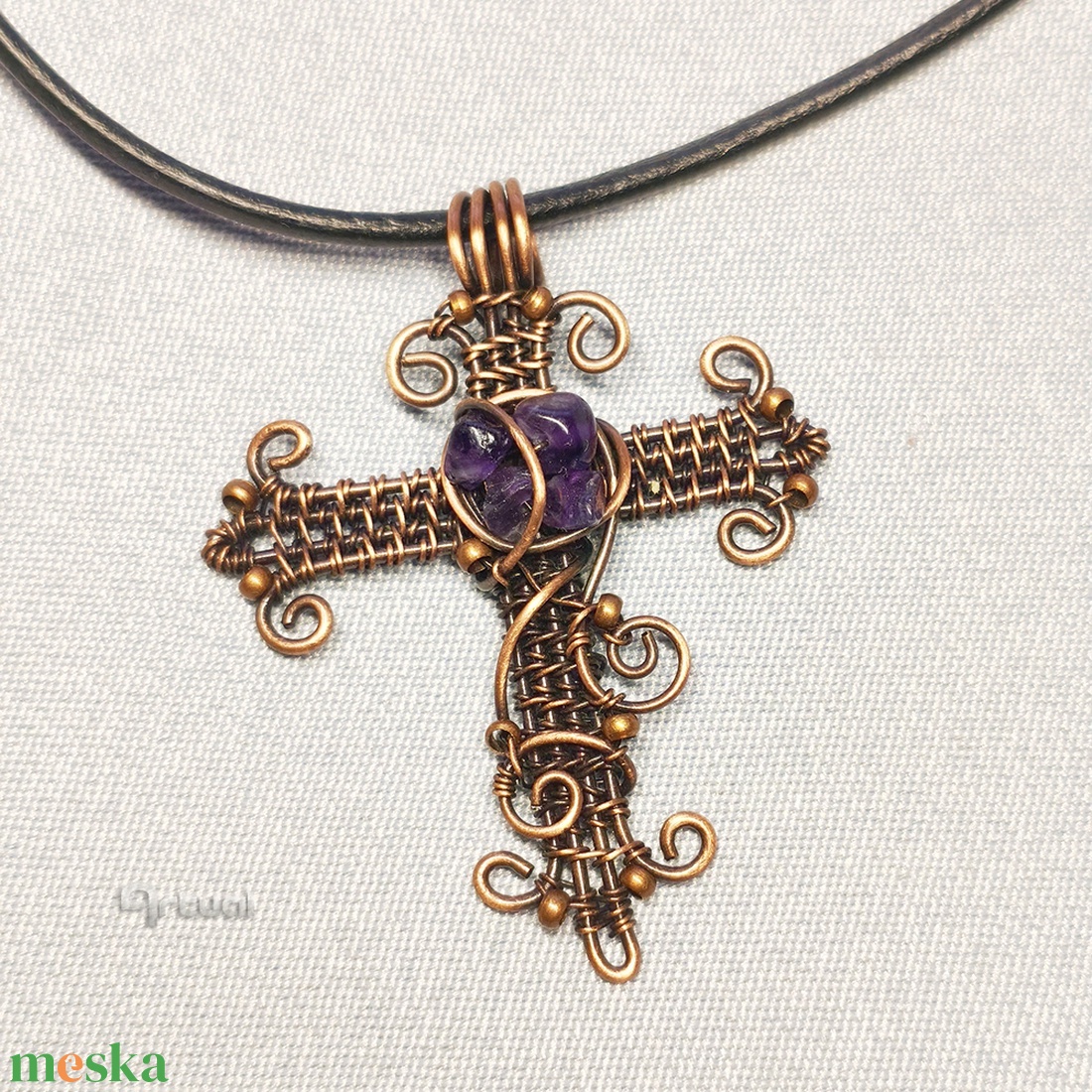 Asszimetrikus kereszt vörösrézréz medál ametiszt ásványokkal - ékszer - nyaklánc - medálos nyaklánc - Meska.hu
