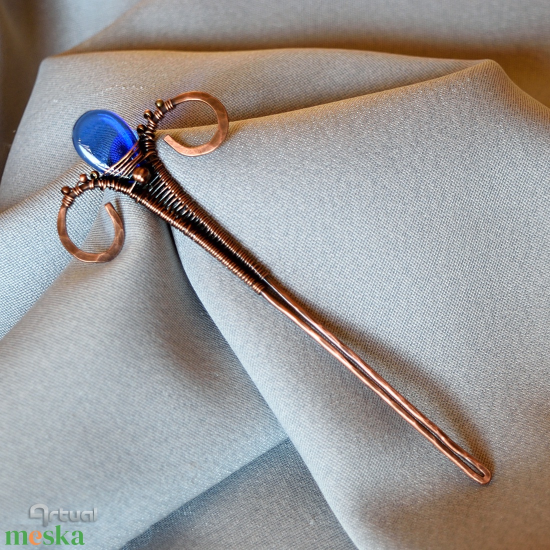 Réz hajtű kék és réz gyöngyökkel  - ruha & divat - hajdísz & hajcsat - hajcsat & hajtű - Meska.hu