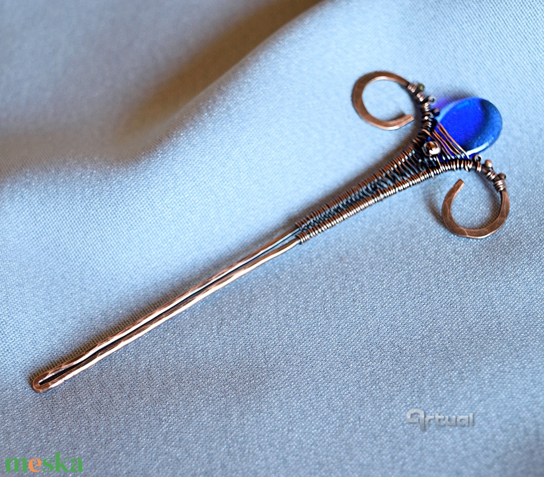 Réz hajtű kék és réz gyöngyökkel  - ruha & divat - hajdísz & hajcsat - hajcsat & hajtű - Meska.hu