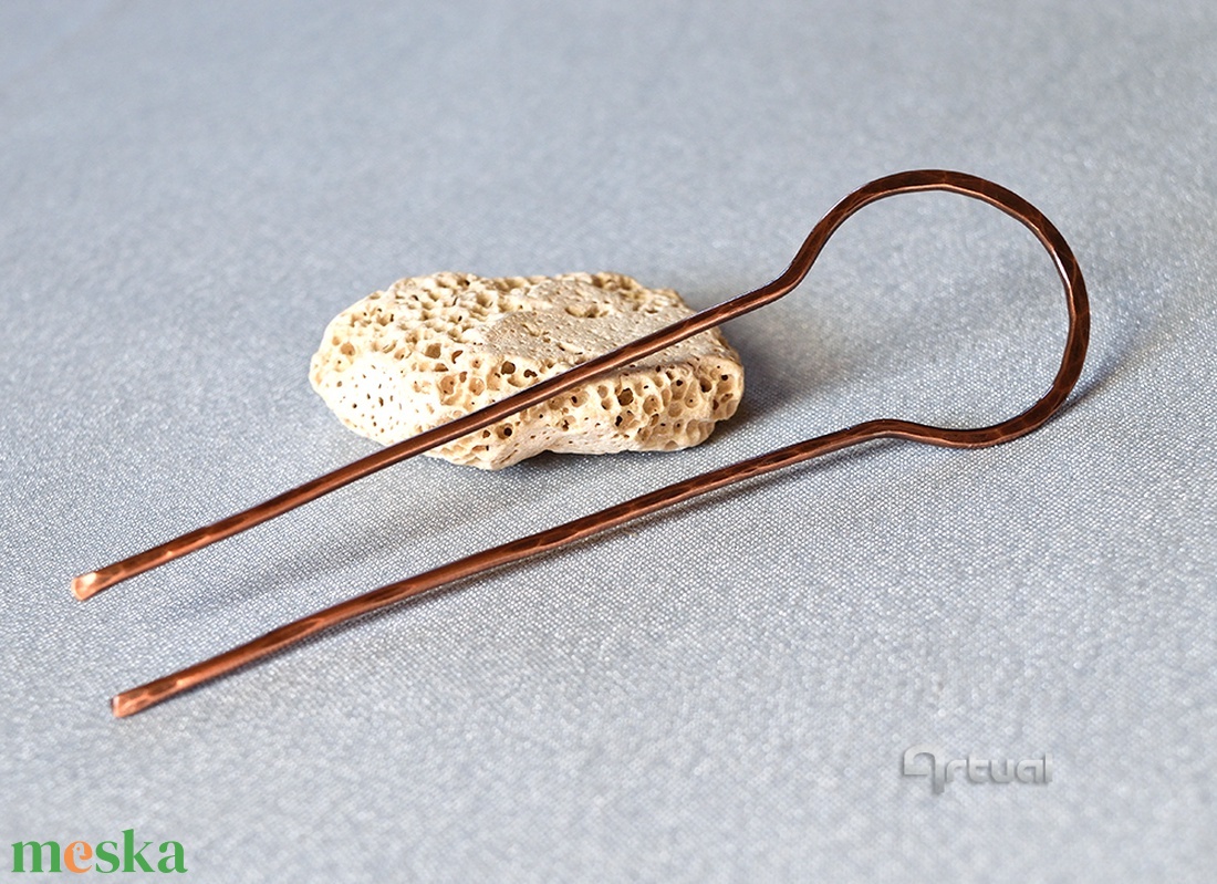 Kézműves minimalista kalapált réz hajtű  - ruha & divat - hajdísz & hajcsat - hajcsat & hajtű - Meska.hu