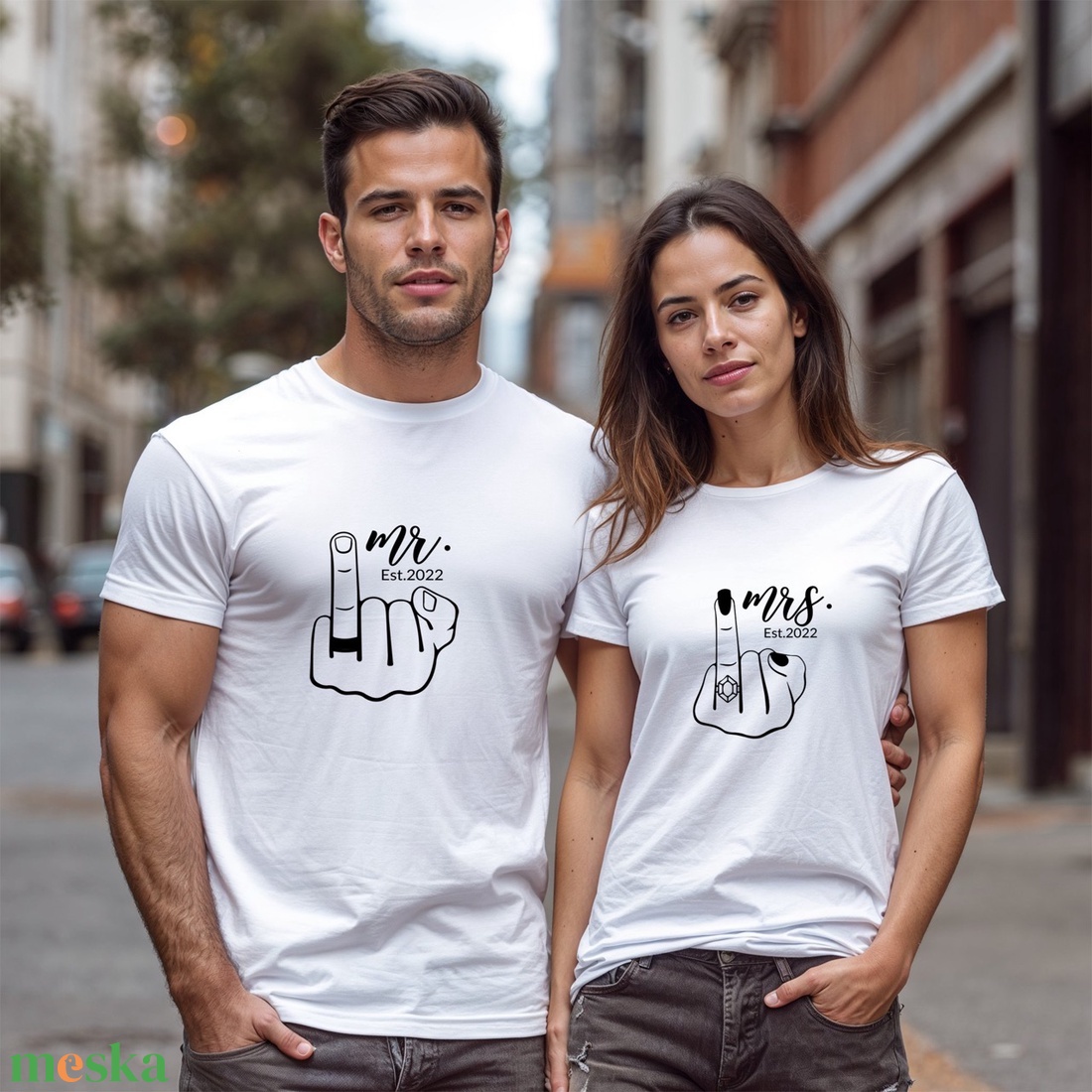 Mr. és Mrs. 20XX-es Kiadás - Egyedi Évszámmal Személyre Szabott Páros Póló Szett - Ajándék Házaspároknak, Jegyeseknek - ruha & divat - páros szett - női-férfi páros szett - Meska.hu