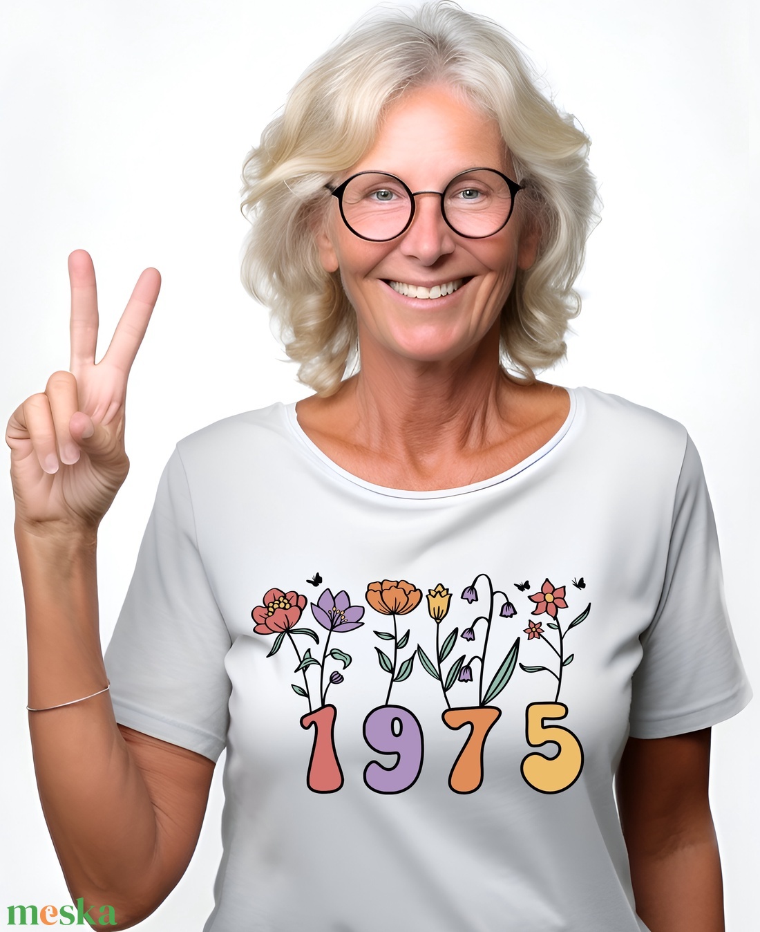 50 Éves Születésnapi Virágos Póló  Egyedi Ajándék 1975 és 1970-es Években Születetteknek - ruha & divat - női ruha - póló, felső - Meska.hu