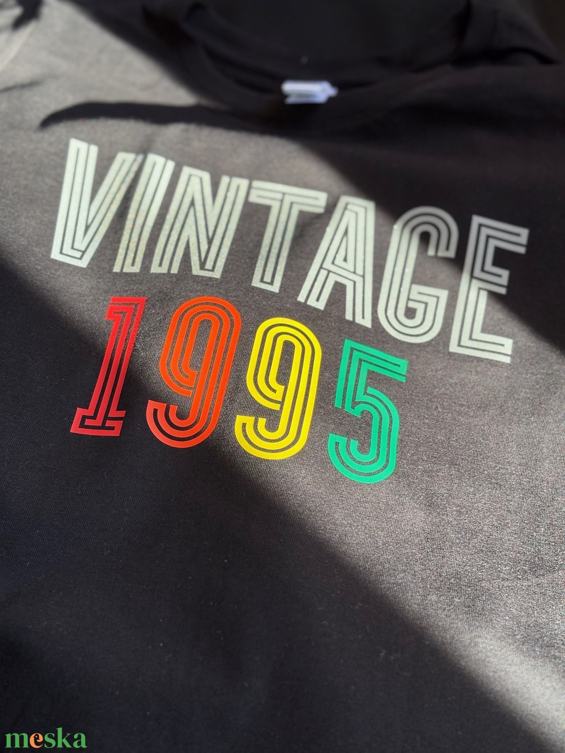 Vintage 30 éves szülinapi póló  Egyedi, kézzel készített design, glitteres opcióval! (Évszám megadható megjegyzésben) - ruha & divat - női ruha - póló, felső - Meska.hu
