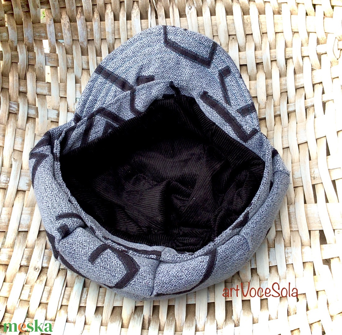 Jelek a szürkületből Sapka - ruha & divat - sál, sapka, kendő - sapka - Meska.hu