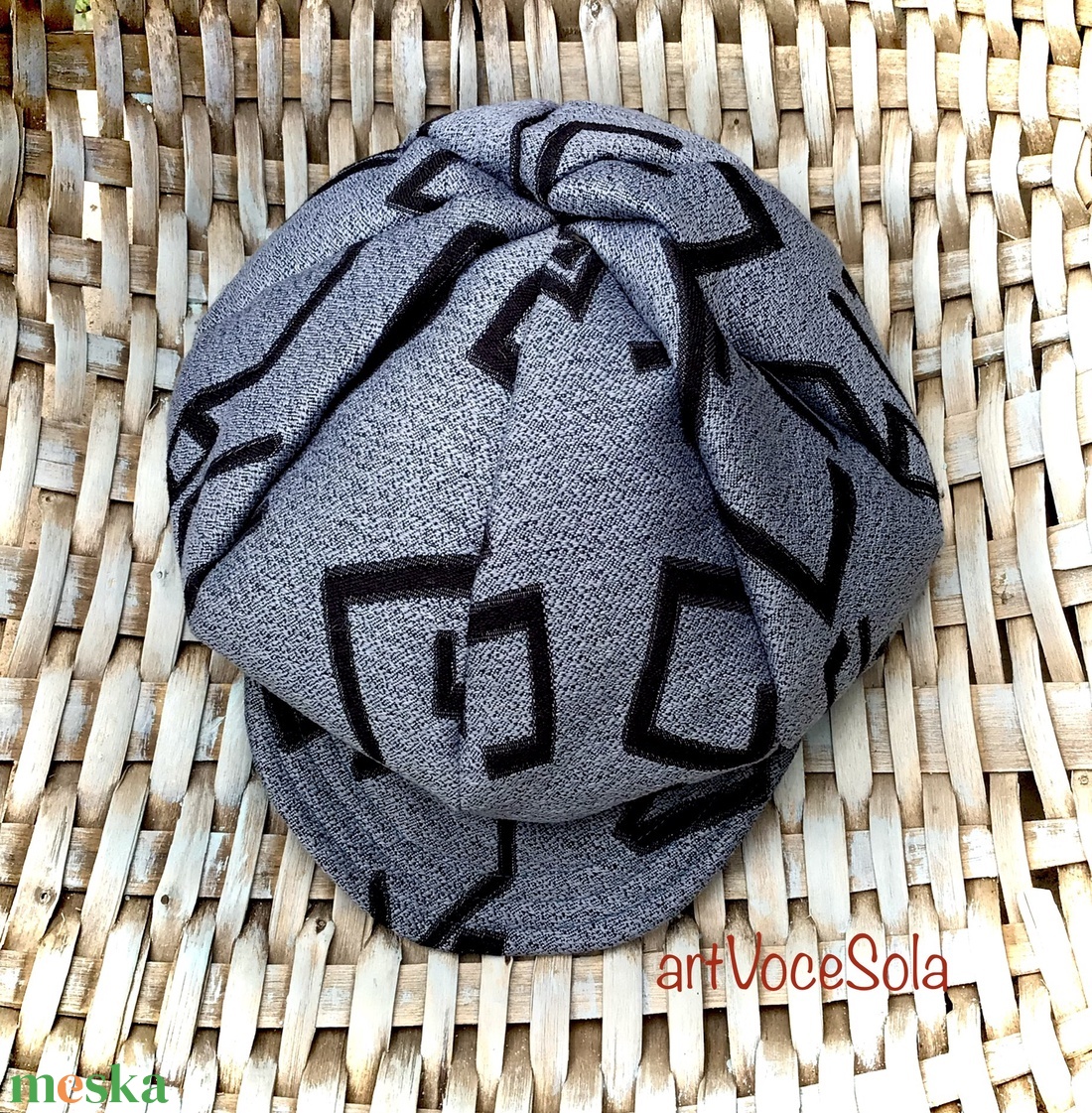 Jelek a szürkületből Sapka - ruha & divat - sál, sapka, kendő - sapka - Meska.hu