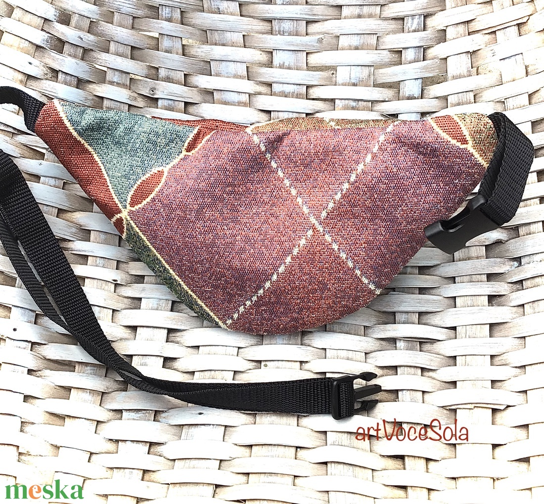 Virágszirom  Övtáska - táska & tok - övtáska - Meska.hu