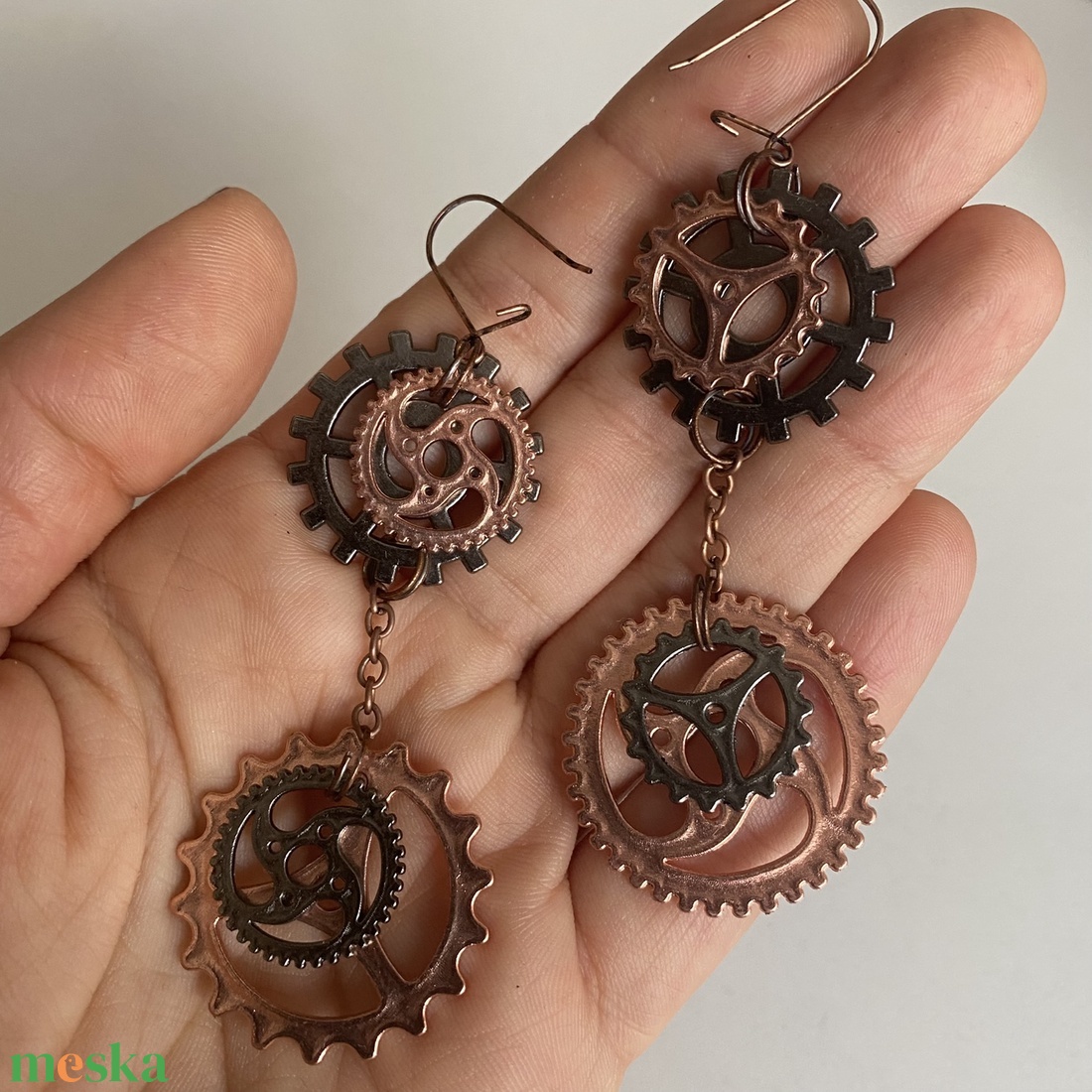 Steampunk fülbevaló, grafit-réz - ékszer - fülbevaló - lógó fülbevaló - Meska.hu Steampunk fülbevaló, grafit-réz - ékszer - fülbevaló - lógó fülbevaló - Meska.hu