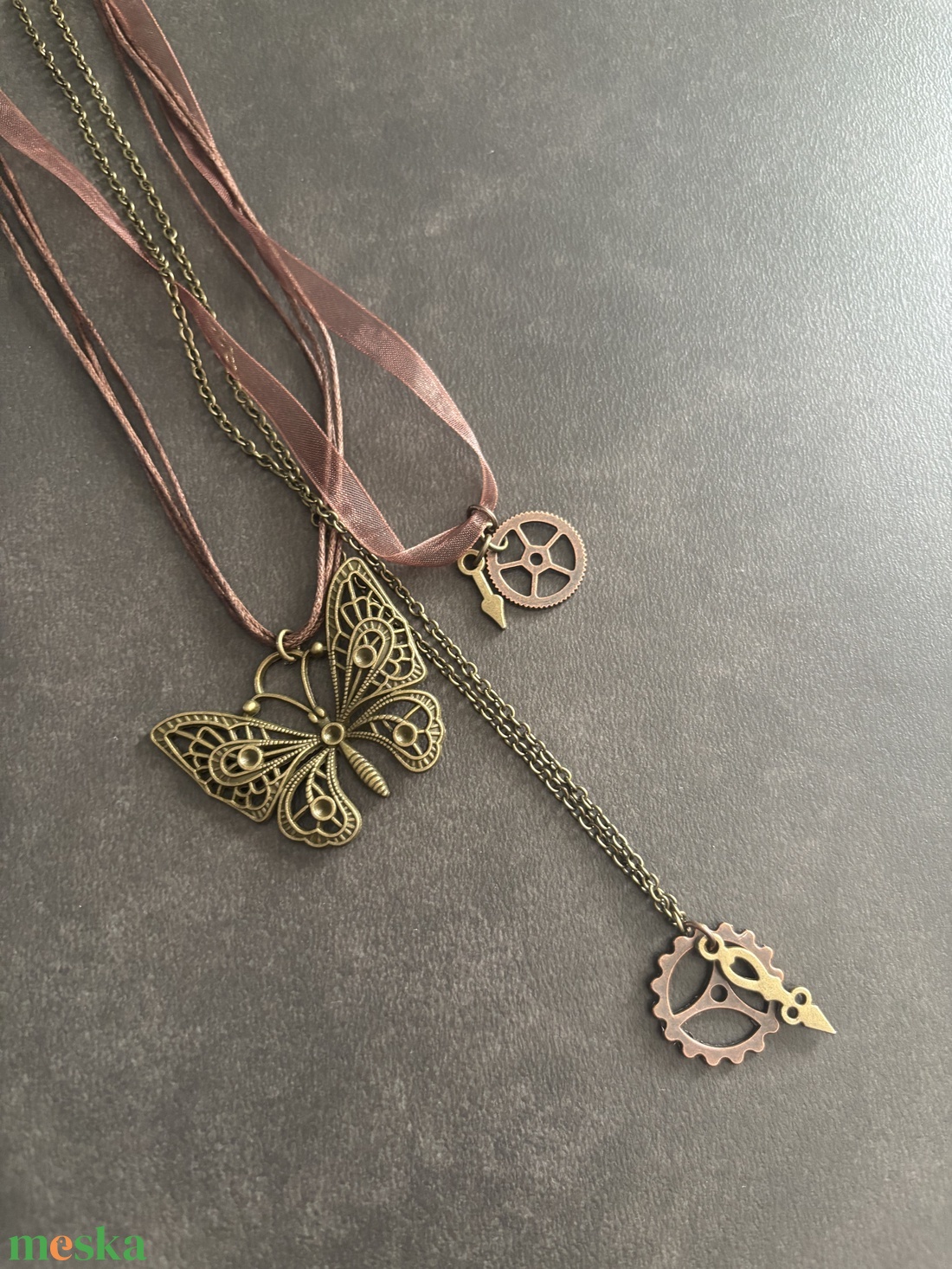 Pillangós réteges steampunk nyaklánc - ékszer - nyaklánc - medálos nyaklánc - Meska.hu Pillangós réteges steampunk nyaklánc - ékszer - nyaklánc - medálos nyaklánc - Meska.hu
