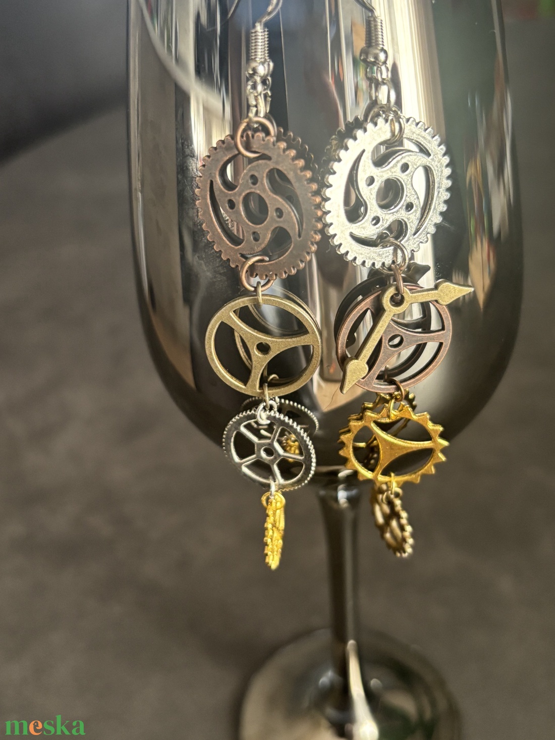 Steampunk fülbevaló, többszínű, aszimmetrikus - ékszer - fülbevaló - lógó fülbevaló - Meska.hu Steampunk fülbevaló, többszínű, aszimmetrikus - ékszer - fülbevaló - lógó fülbevaló - Meska.hu