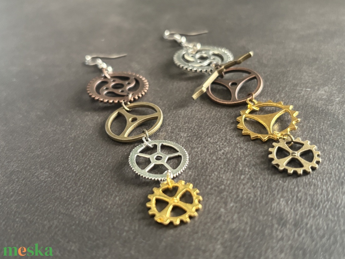 Steampunk fülbevaló, többszínű, aszimmetrikus - ékszer - fülbevaló - lógó fülbevaló - Meska.hu Steampunk fülbevaló, többszínű, aszimmetrikus - ékszer - fülbevaló - lógó fülbevaló - Meska.hu