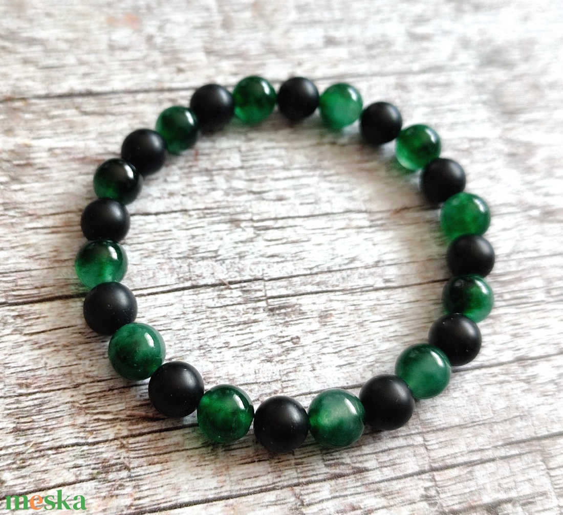 AKCIÓ Fekete ónix - zöld jáde ásvány karkötő férfiaknak, férfi ásványkarkötő - ékszer - karkötő - bogyós karkötő - Meska.hu