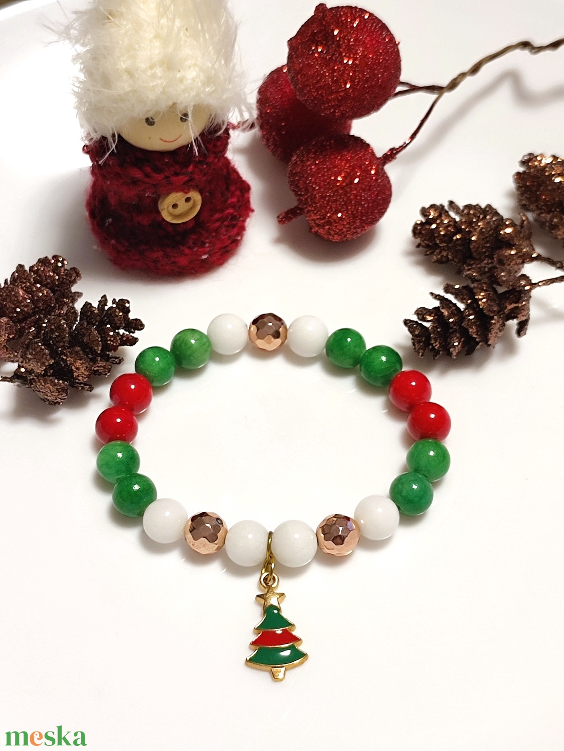 Karácsonyi ásványkarkötő - ékszer - karkötő - karkötő medállal - Meska.hu Karácsonyi ásványkarkötő - ékszer - karkötő - karkötő medállal - Meska.hu