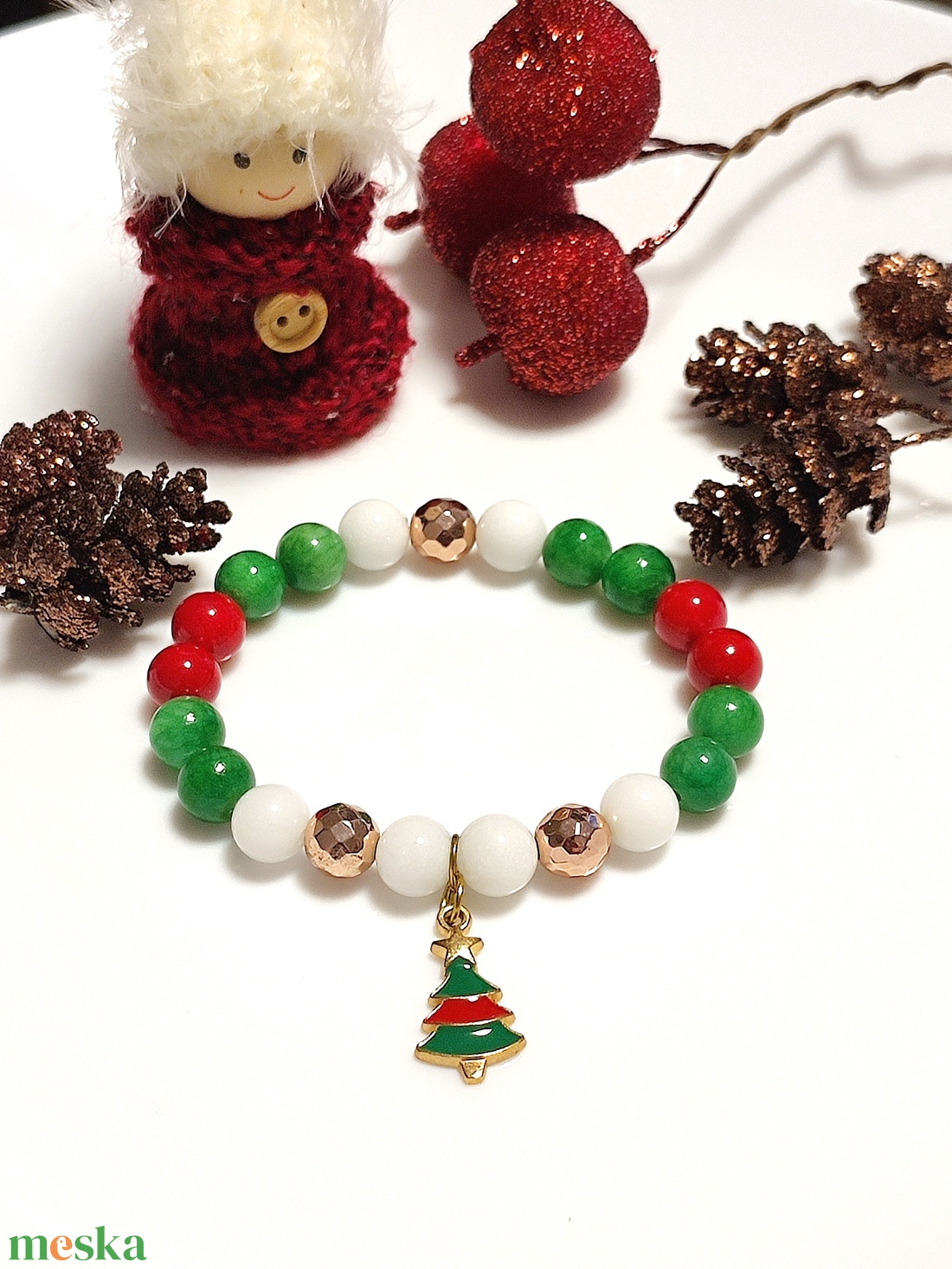 Karácsonyi ásványkarkötő - ékszer - karkötő - karkötő medállal - Meska.hu Karácsonyi ásványkarkötő - ékszer - karkötő - karkötő medállal - Meska.hu