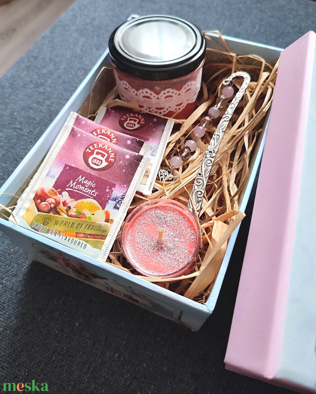 Ajándék box - szójagyertya könyvjelzővel - otthon & életmód - gyertya, illat, aroma - gyertya - Meska.hu Ajándék box - szójagyertya könyvjelzővel - otthon & életmód - gyertya, illat, aroma - gyertya - Meska.hu