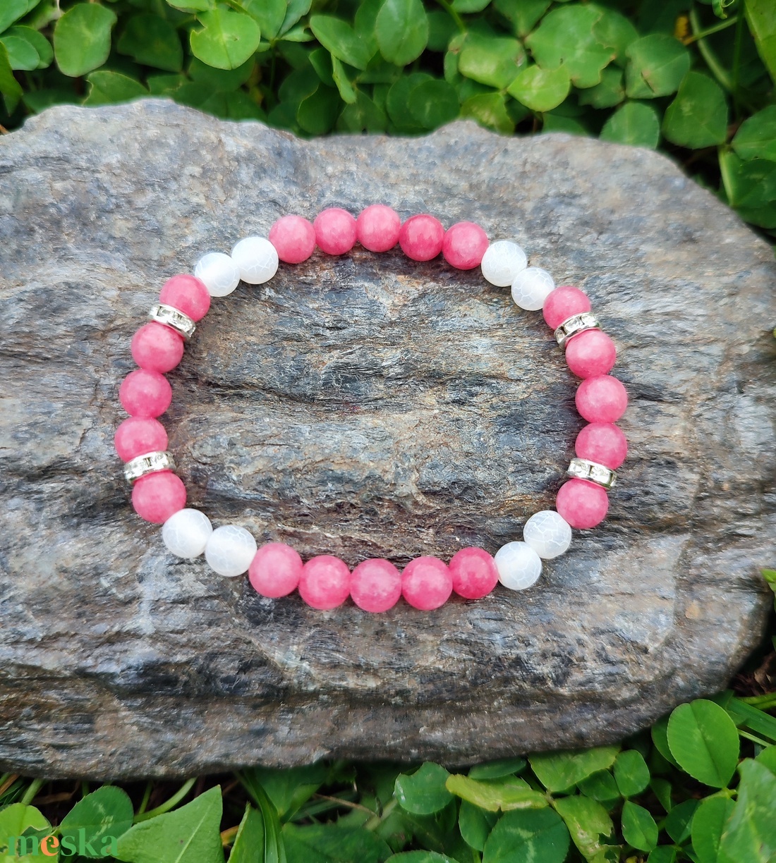 Eper jáde - fehér achát ásvány karkötő - ékszer - karkötő - ásványkarkötő - Meska.hu