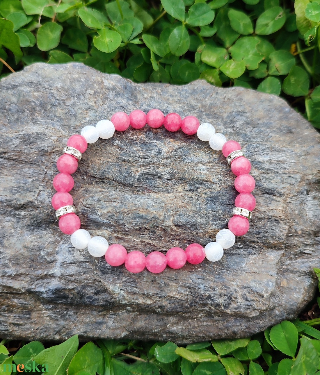 Eper jáde - fehér achát ásvány karkötő - ékszer - karkötő - ásványkarkötő - Meska.hu