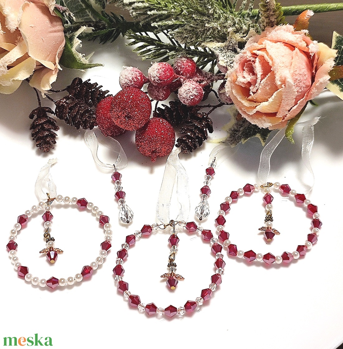 Karácsonyi dísz szett - piros, 5 db gyöngy karácsonyfadísz - karácsony - karácsonyi lakásdekoráció - karácsonyfadíszek - Meska.hu