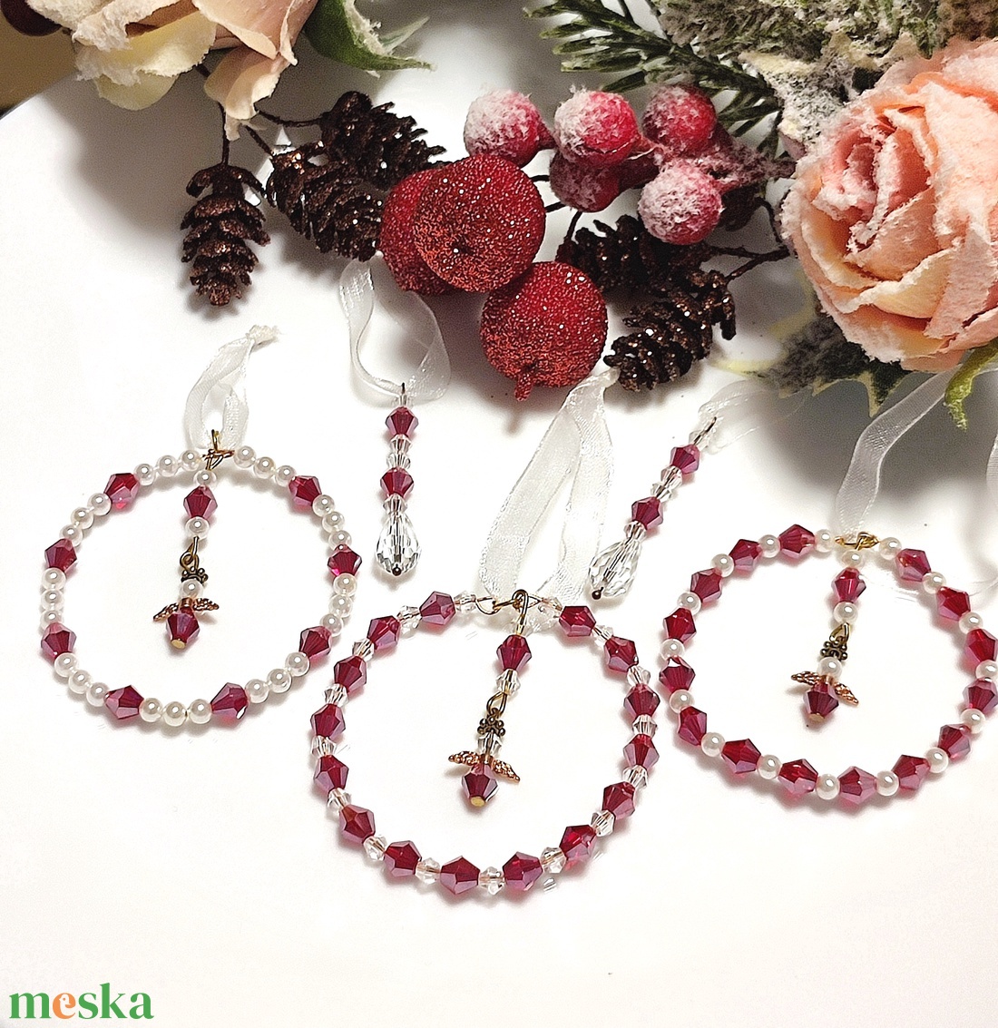 Karácsonyi dísz szett - piros, 5 db gyöngy karácsonyfadísz - karácsony - karácsonyi lakásdekoráció - karácsonyfadíszek - Meska.hu