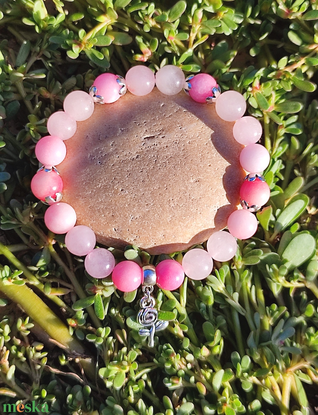 Rózsakvarc - jáde ásványkarkötő - ékszer - karkötő - karkötő medállal - Meska.hu