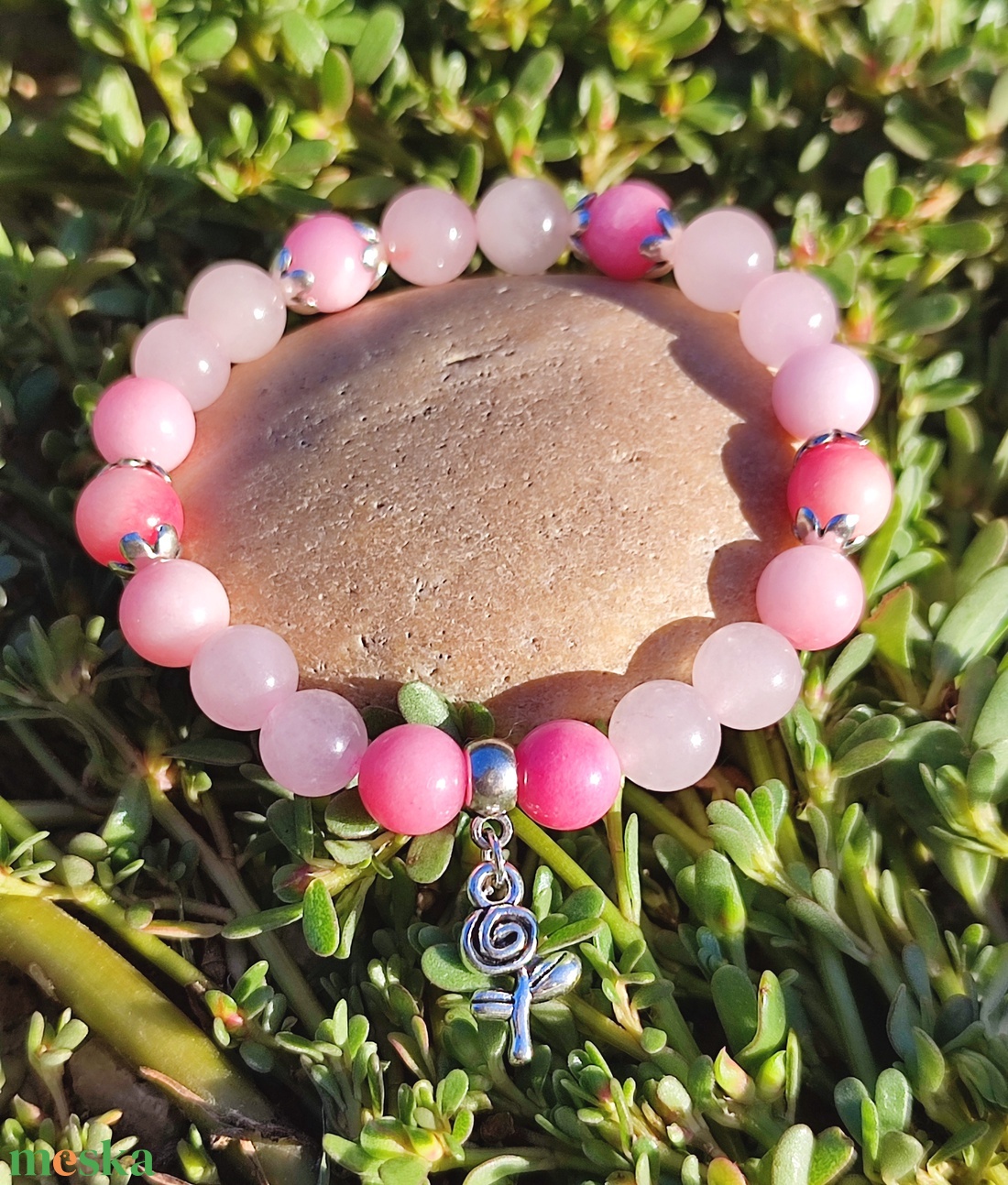 Rózsakvarc - jáde ásványkarkötő - ékszer - karkötő - karkötő medállal - Meska.hu