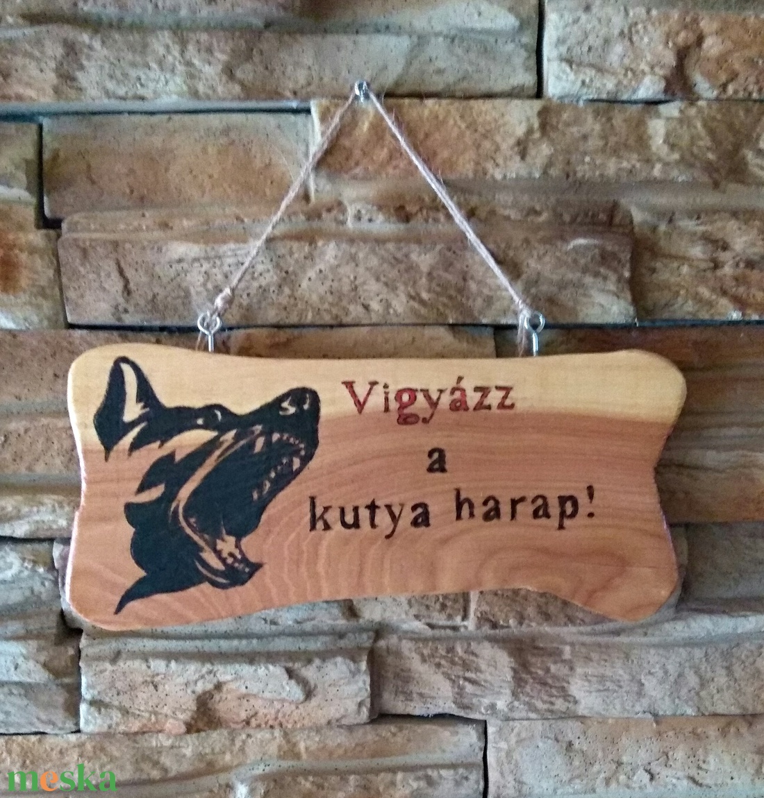 Vigyázz a kutya harap! Fatábla  - otthon & életmód - ház & kert - névtábla - Meska.hu