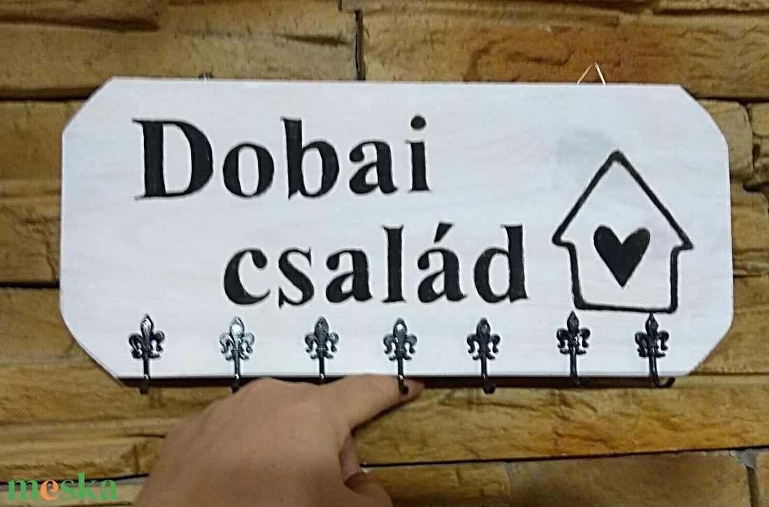 Névre szóló fali fa kulcstartó  - otthon & életmód - dekoráció - fali és függő dekoráció - fali kulcstartó - Meska.hu