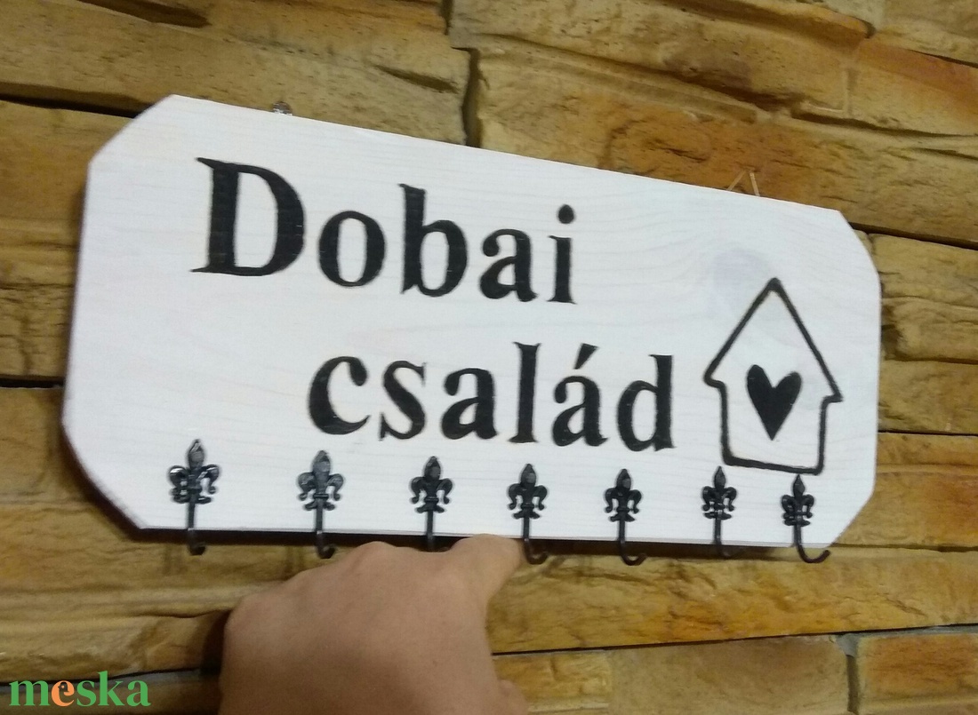 Névre szóló fali fa kulcstartó  - otthon & életmód - dekoráció - fali és függő dekoráció - fali kulcstartó - Meska.hu