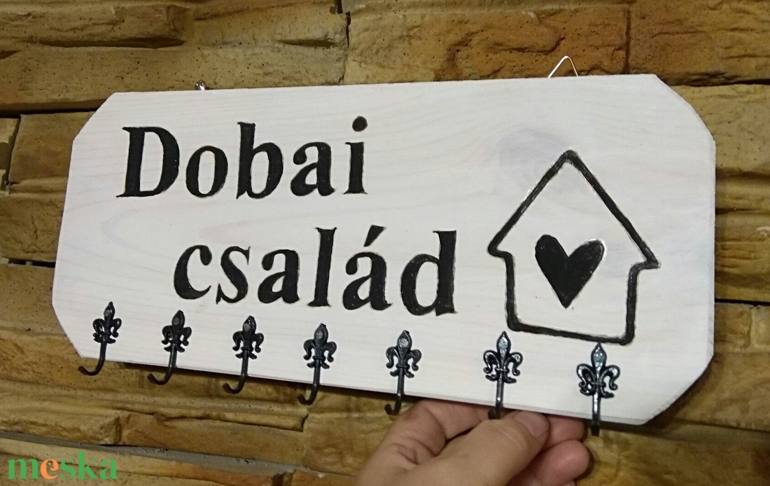 Névre szóló fali fa kulcstartó  - otthon & életmód - dekoráció - fali és függő dekoráció - fali kulcstartó - Meska.hu